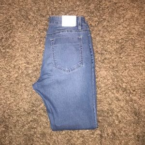 Supper skinny jegging with a flattering mid rise